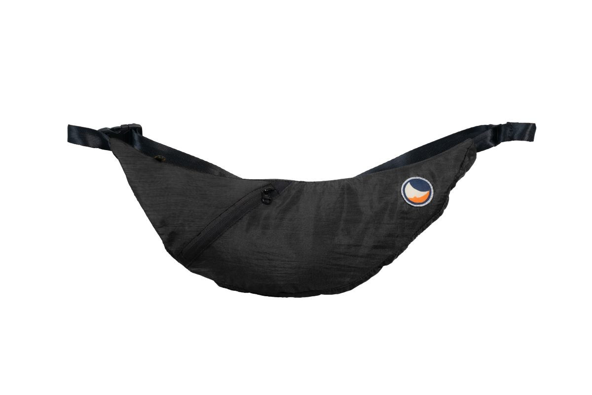 Sling bag Ticket To The Moon torbica crna 